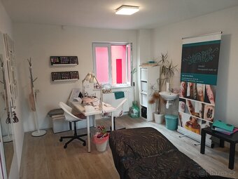 Pronájem provozovny s umyvadlem a vlastním WC - 6