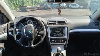 Škoda Octavia II face  černá metalíza kód barvy LF9R 9910 1Z - 6