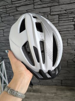 Cyklistická přilba - 6