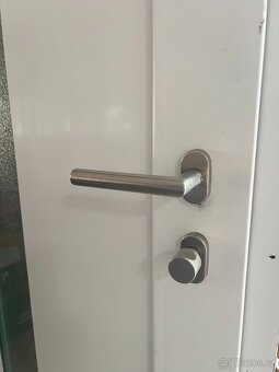 Prodám plastové vchodové dveře 2100x1000mm Levé, šedo-bílé - 6