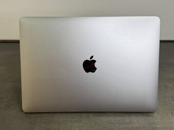 MacBook Air 13'' 2018 / i5 / 8GB / 256GB SSD / Space Gray - 6