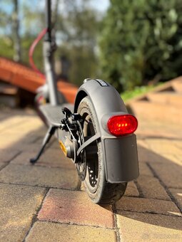 Prodám elektrokoloběžku Xiaomi Mi Electric Scooter Pro 2 - 6