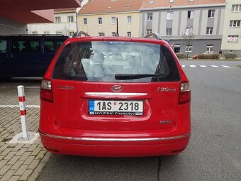 Hyundai i30 CW 1.6 CRDI 66kW kombi A/C + zimní pneu - 6