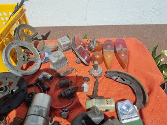 Směs náhradních dílů na Starou Škoda Octavie - 6