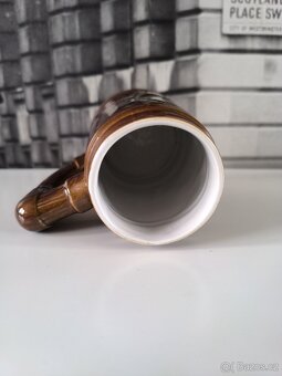 Sběratelský keramický pivní korbel - sumec - 6