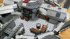 LEGO 7965 Millennium Falcon - 6