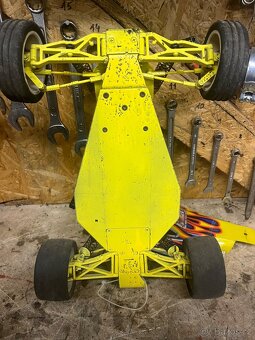 Autíčko na dálkové ovládání - 6