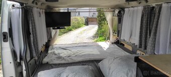 Renault Trafic 1,9 se spací vestavbou - 6