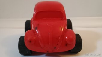 plastový Volkswagen brouk 70´léta - 6