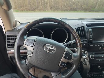 Toyota Land Cruiser - 6