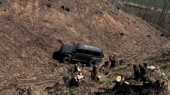 Nissan patrol y60 dily z tohoto vozu....motor uz neni - 6