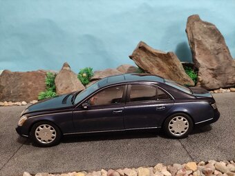 Prodám model 1:18 Maybach 57 w240 - 6