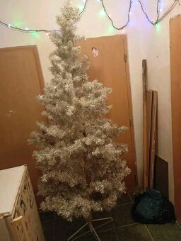 vánoční stromeček umělý 210 cm používaný dobrý stav - 6