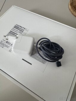 MacBook Air M2, CZ, top stav - 6