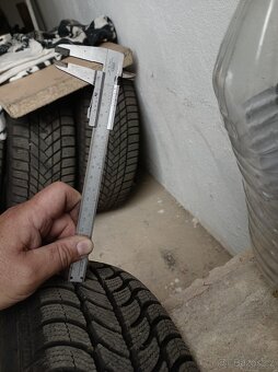 Zimní pneu s disky 165/70 r 14 z fabia 1 - 6