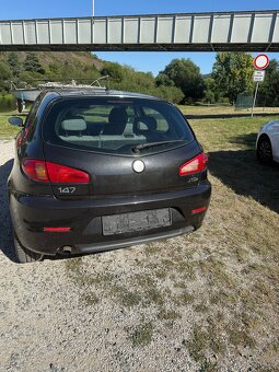 Alfa Romeo 147 1.9JTDm - 6