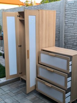 Prodám šatní skříň a komodu IKEA - 6
