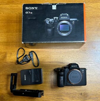 Prodám Sony Alpha A7R III - 6