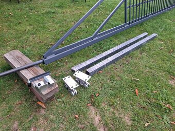 Samonosná pojezdová brána - 6