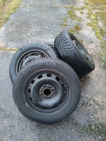 Plechové disky Ford Fiesta včetně zimních pneu 195/55/15 - 6