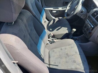 Hyundai Accent - 6