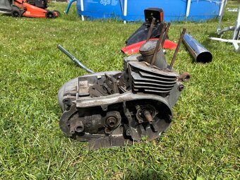 Neuplna CZ 450 + motor + ram + dalsi veci - 6