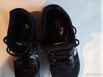 Bezecke tretry NIKE vel.37,5 - 6