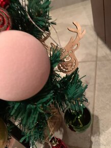 Malý vánoční stromek s LED osvětlením + ozdoby - 6