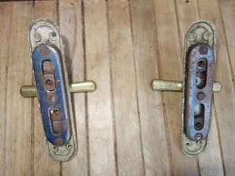 6 x stará mosazná klika, klička od okna - 6