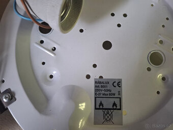 Prodám novou izolaci pod plovoucí podlahu,nové zářivky atd. - 6