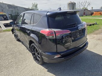 Toyota RAV4 - 6