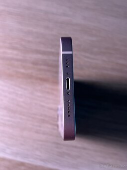 Apple iPhone 13 128 GB Růžový - pěkný stav - 6