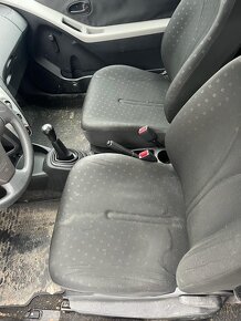 Toyota Yaris 1.0 51kw,2006--3 dvéř---náhradní díly - 6