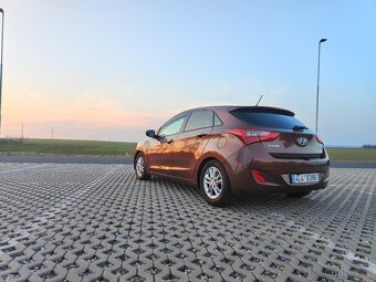 2012 Hyundai i30 - mnoho komfortních úprav - 6