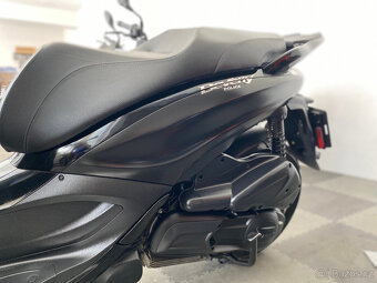 Piaggio Beverly 300 ABS POLICE = LIMITOVANÁ EDICE - 6