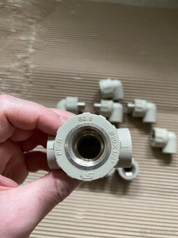 Nová PPR kolena, přechod, T kus - 20 x 1/2" - 6