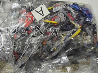STAVEBNICE Technic 42110 Land Rover Defender NAHRADA - 6
