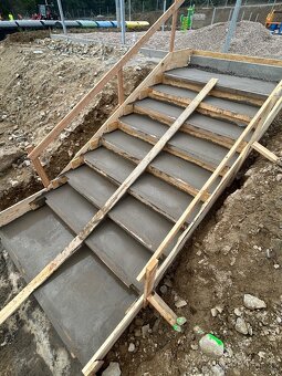 ŠALUNG (BEDNĚNÍ) - BETONOVÝCH SCHODŮ … - 6