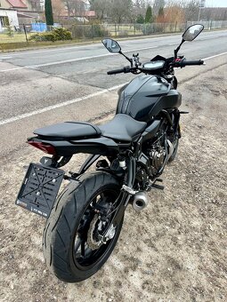 Yamaha mt 07 - 6