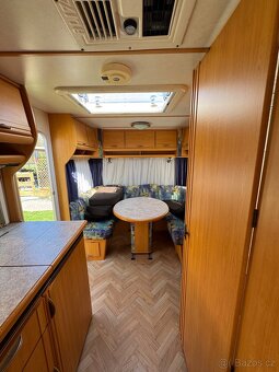 Obytný přívěs, Karavan LMC 490 K - 6