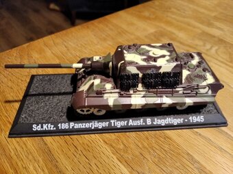 Malá sbírka tanků II.sv.válka - vše 290,- - 6