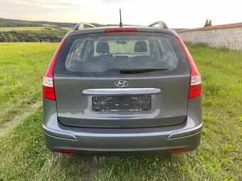 Hyundai i30 1.4i 80Kw rok 2011 najeto 149 000Km - 6