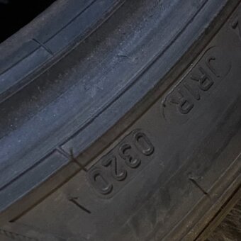 Zimní pneu 225/45 R19 96V Goodyear 6,5-7mm - 6