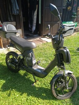 E Babeta limitovaná edice Racceway - 6