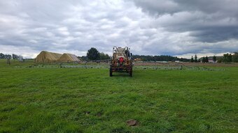 Postřikovač Knight 2000l 18m tažený - 6