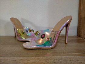 Lodičky, sandály - úklid šatny - 6