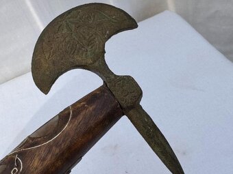 Křesadlovka se sekyrkou - 6