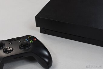 Xbox One X 1TB - 6