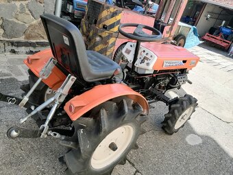 Prodám KUBOTA B 6000 - nový motor. Včetně rotavatoru. . - 6