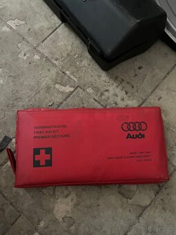 Povinna vybava audi a6 - 6